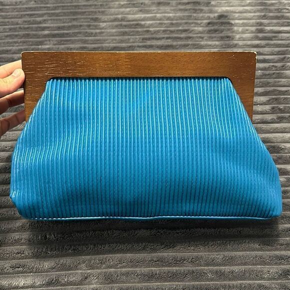 Shiraleah Chicago Delta Clutch Blue Vegan Leather - Picture 1 of 14